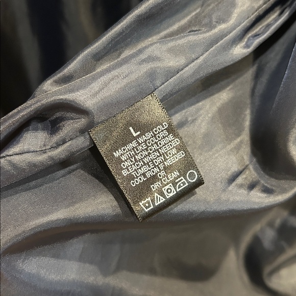 Women’s Navy London Fog Trenchcoat w/detachable hood. New condition - Picture 10 of 15